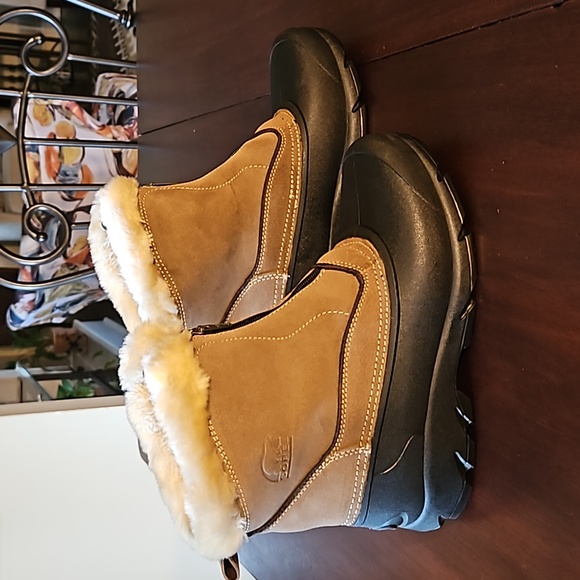 SOREL Ice Cave Women's Boots THINSULATE Faux Fur sz 9 - Picture 5 of 10